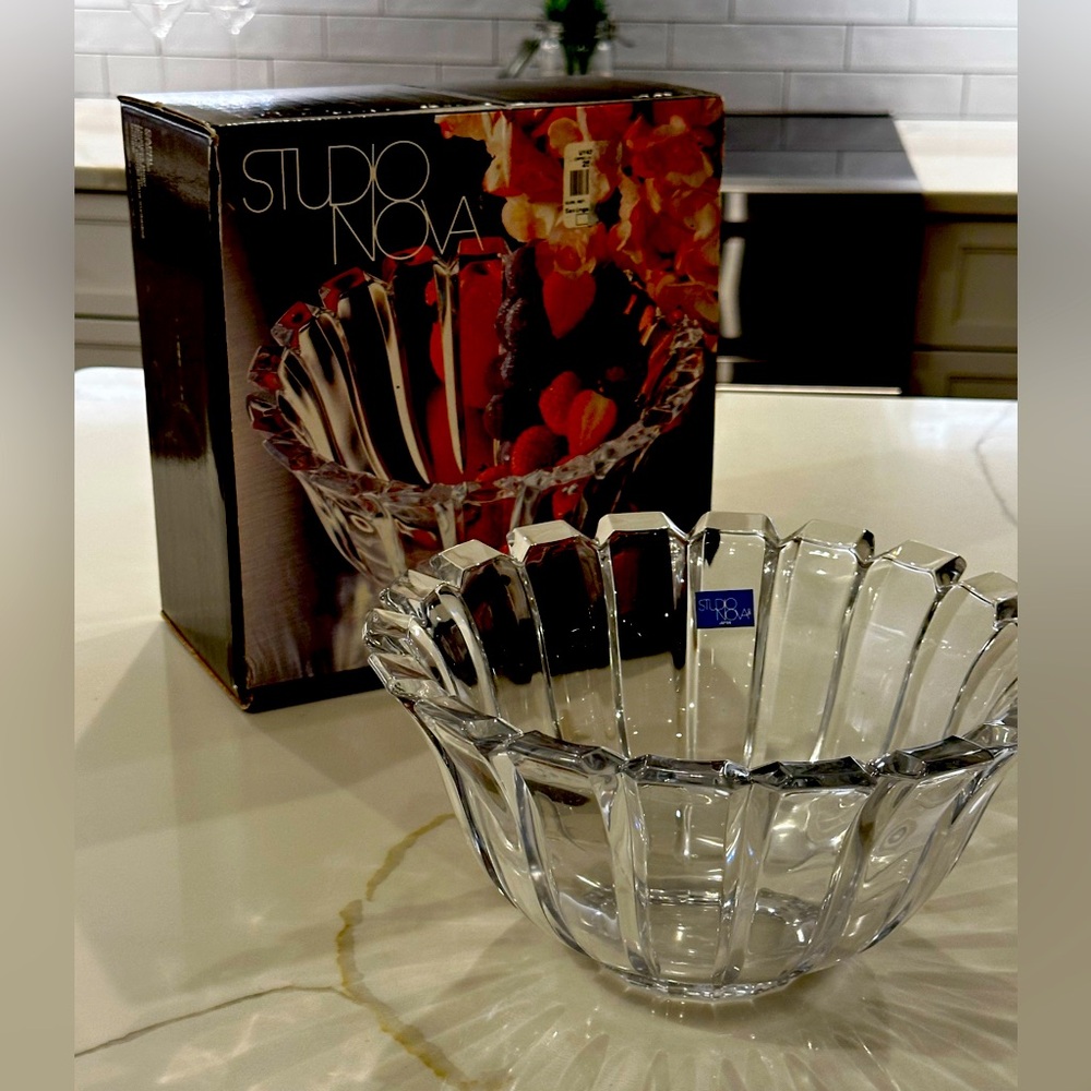 1990’s Mikasa Studio Nova Crystal Capri Hostess Bowl